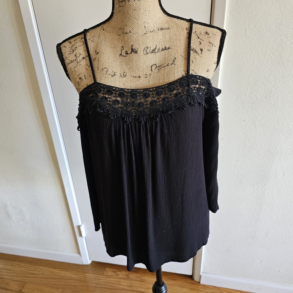 Xhilaration Black Floral Lace Women's Blouse